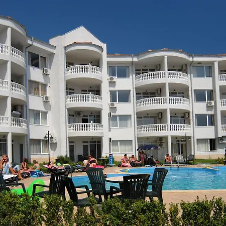 Lazur Apartment *